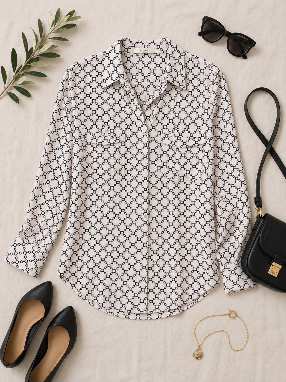 Pleione Black & White Chain Print Button-Down Blouse Size Small